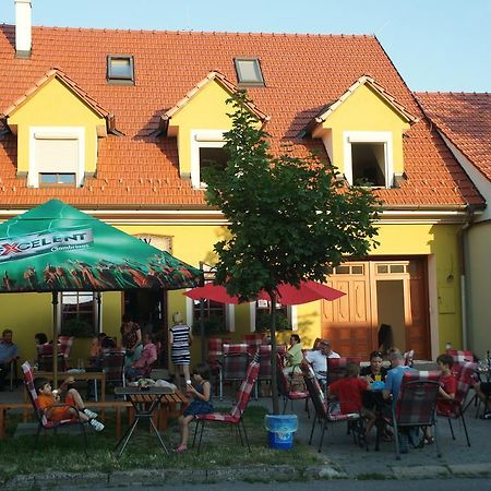 Alva Pension 2 Mikulov Exterior photo
